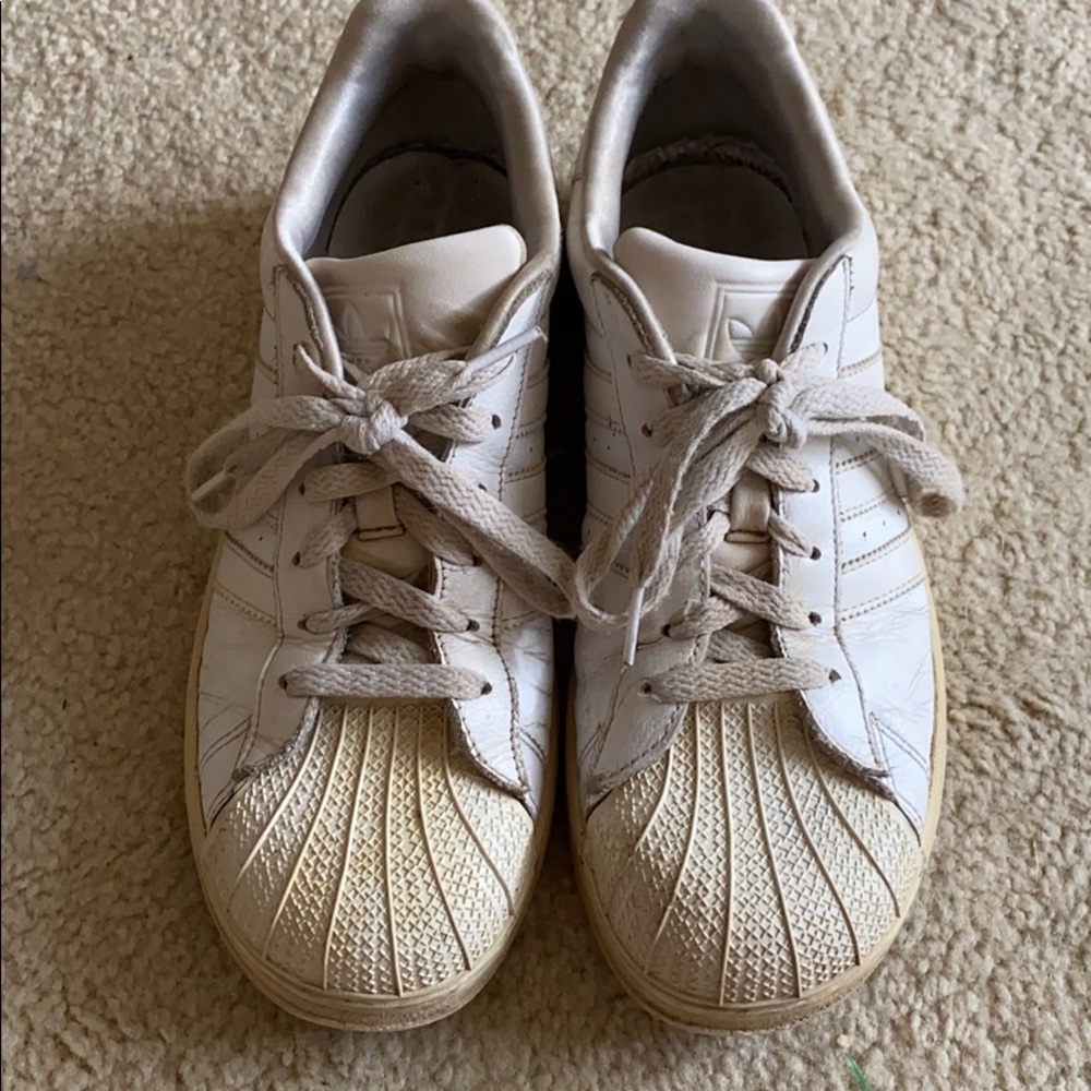 white adidas all stars